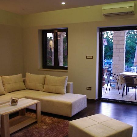 Apartment Verano Njivice Εξωτερικό φωτογραφία