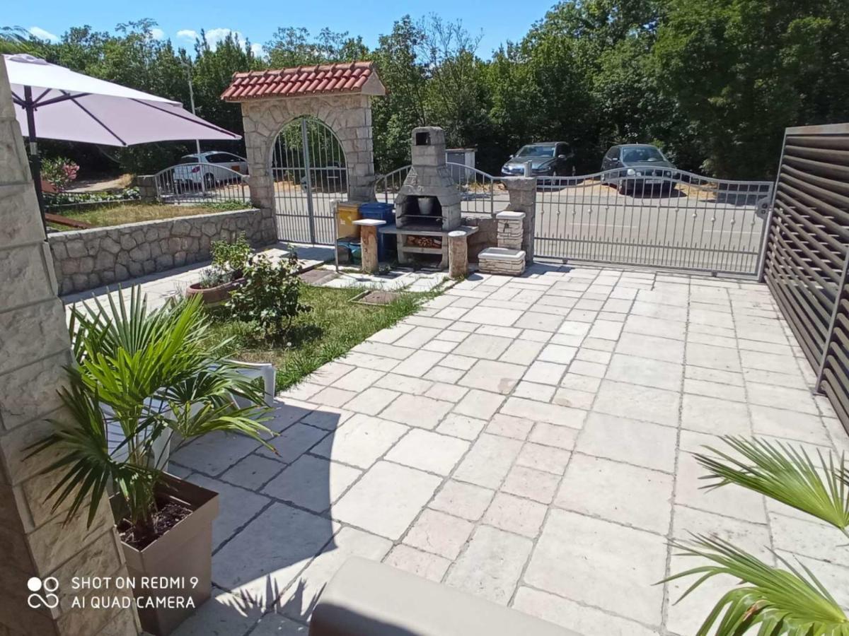 Apartment Verano Njivice Εξωτερικό φωτογραφία