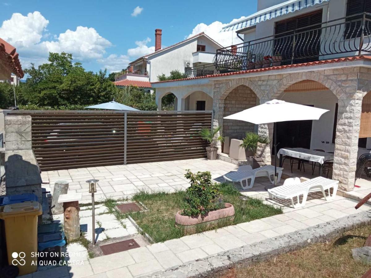 Apartment Verano Njivice Εξωτερικό φωτογραφία