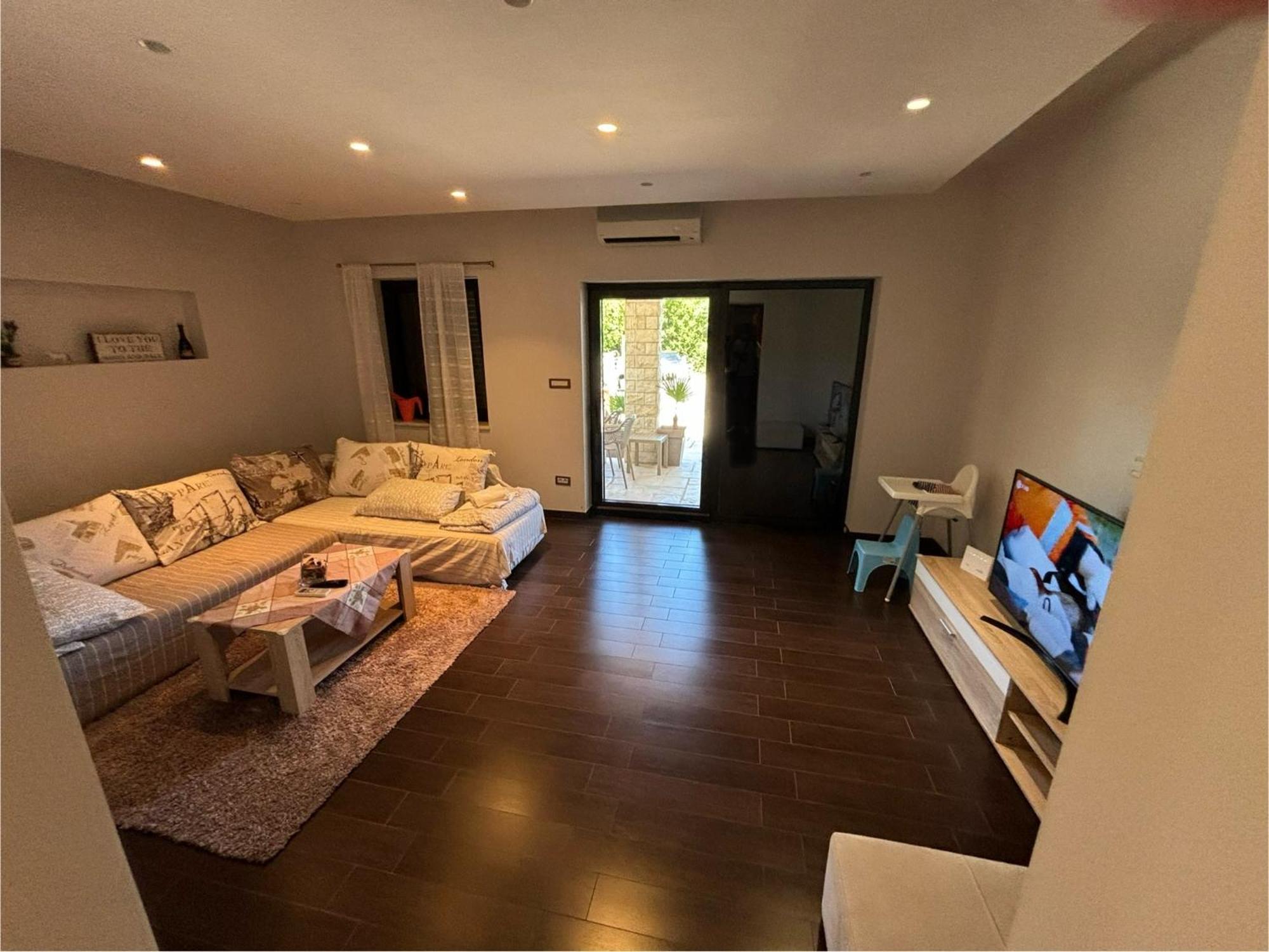 Apartment Verano Njivice Εξωτερικό φωτογραφία