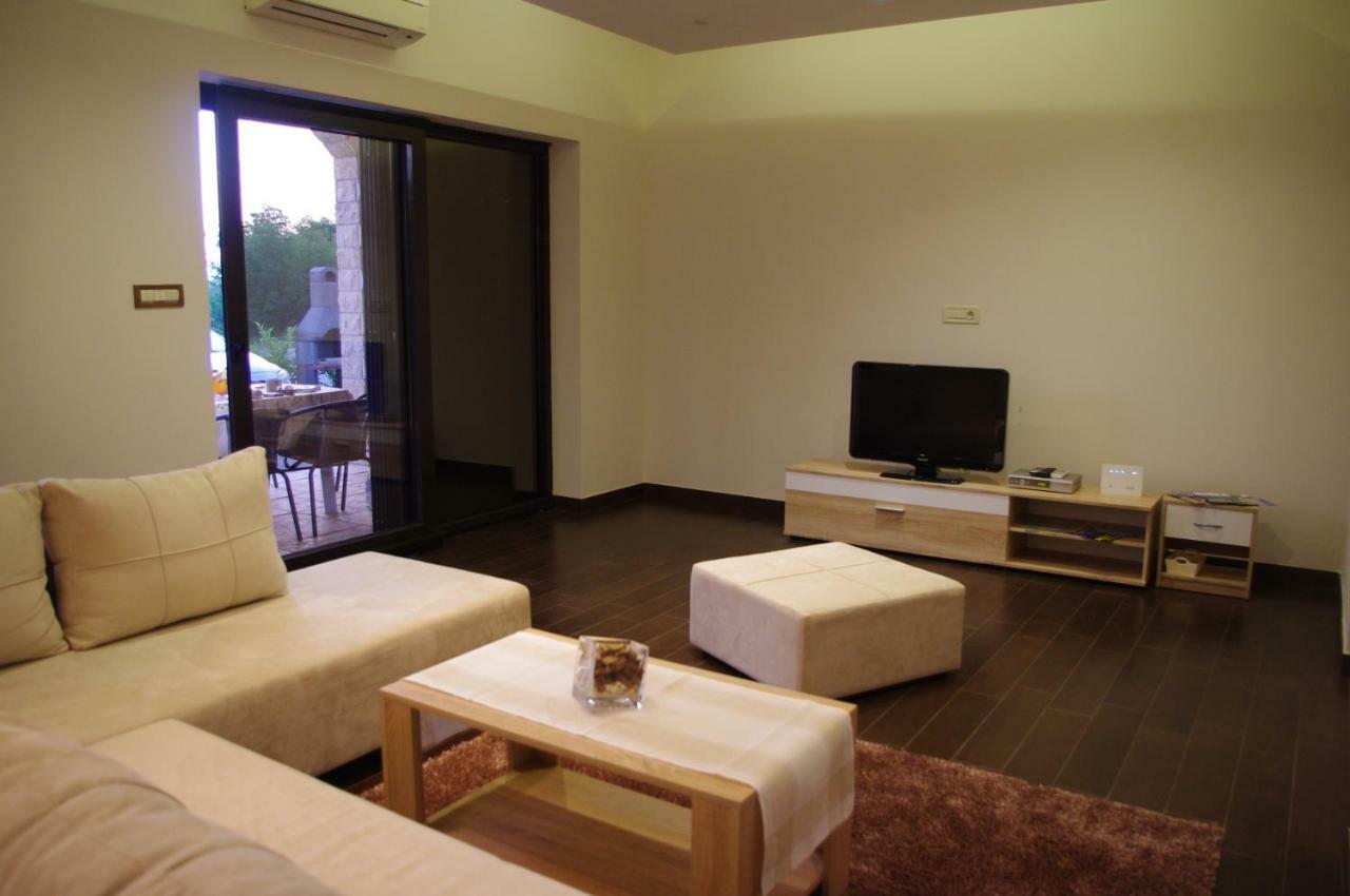 Apartment Verano Njivice Εξωτερικό φωτογραφία