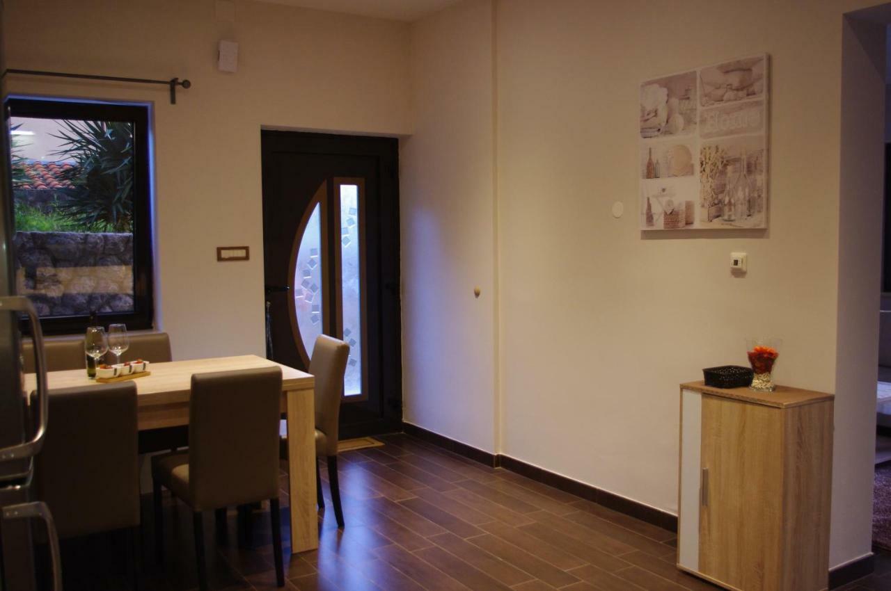 Apartment Verano Njivice Εξωτερικό φωτογραφία
