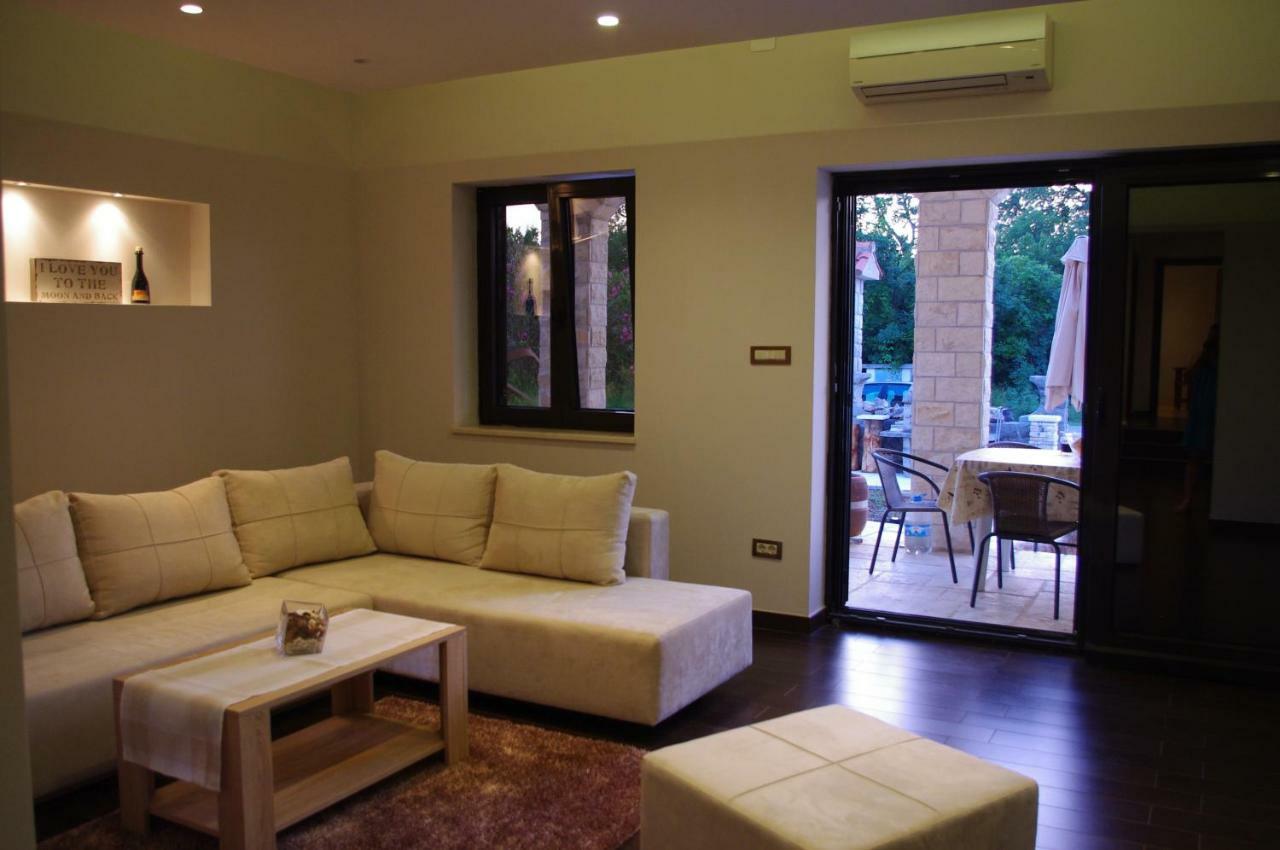 Apartment Verano Njivice Εξωτερικό φωτογραφία